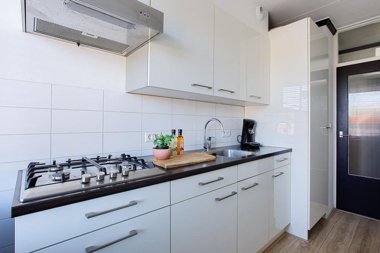 Apartment with 2 balconies in Oldenzaal - Image 8