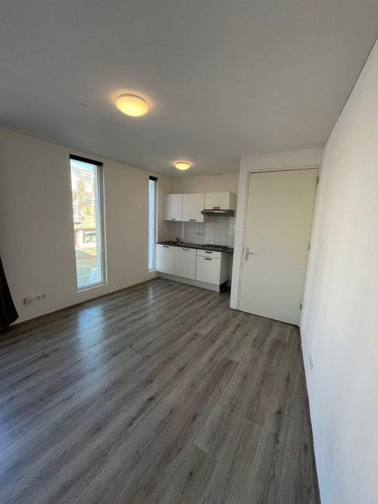 Studio eligible for housing benefit near Westerhaven - Image 2