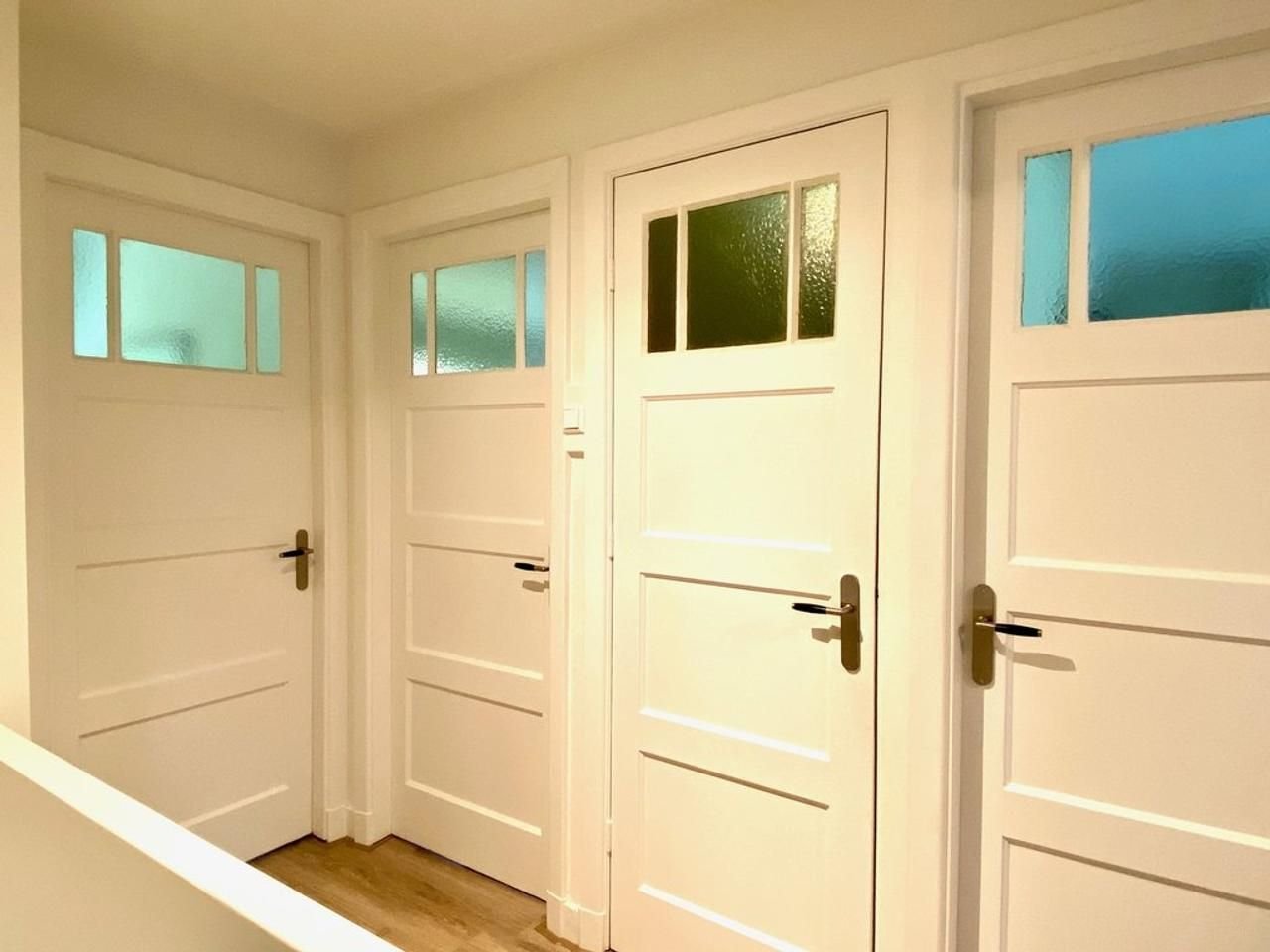 Jaren '30 gezinswoning met 5 slaapkamers in Hilversum Zuid - Afbeelding 8