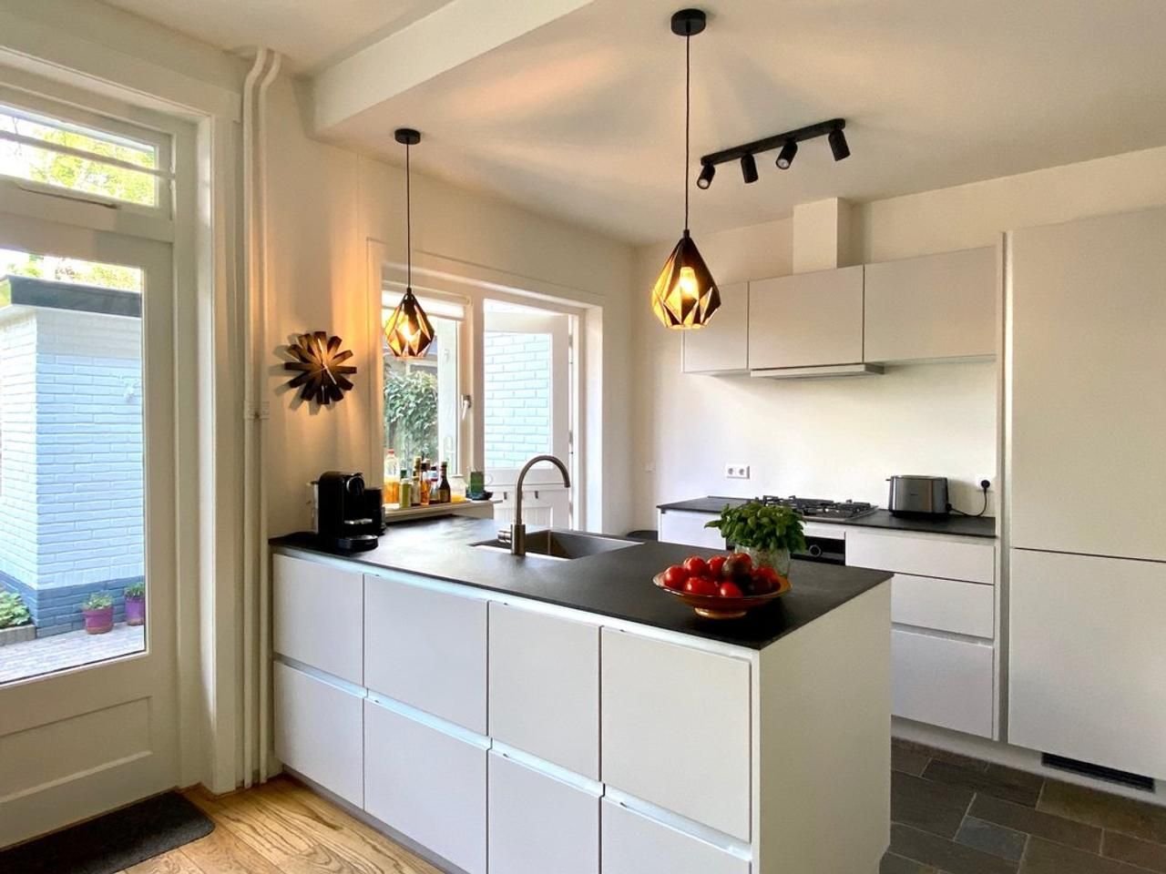 Jaren '30 gezinswoning met 5 slaapkamers in Hilversum Zuid - Afbeelding 6