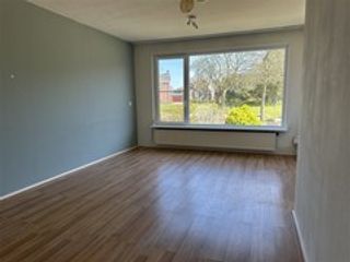 Living with a bedroom and bathroom downstairs - Image 3