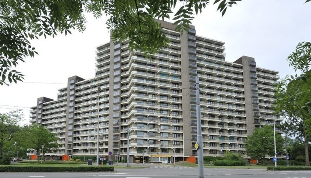 4-room apartment on the 10th floor - Image 1