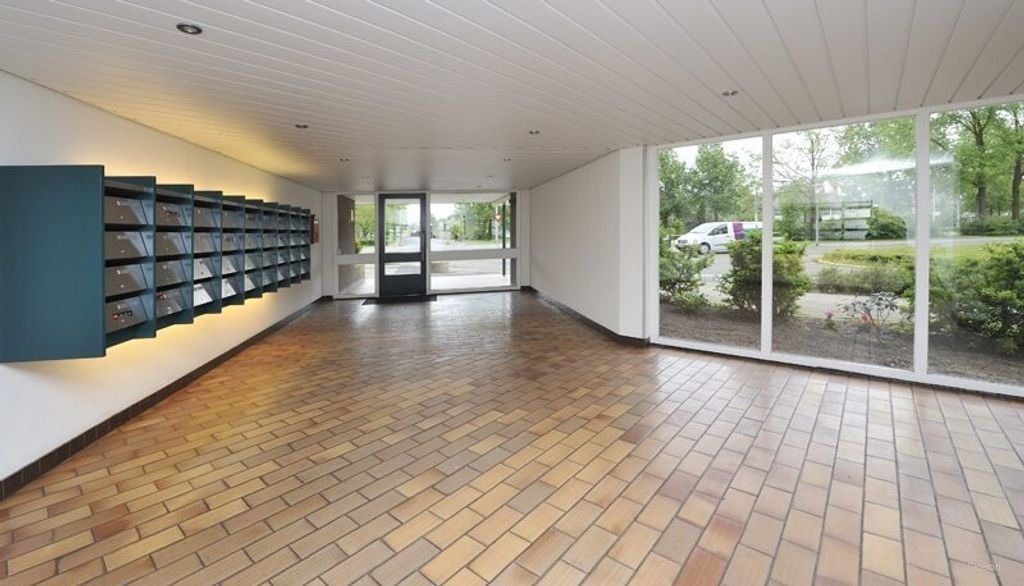 4-room apartment on the 10th floor - Image 3