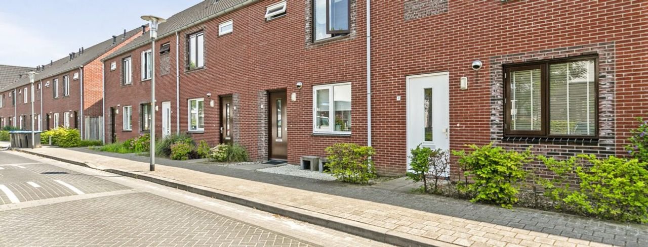 Energy-efficient family home with 4 bedrooms in Zutphen - Image 3