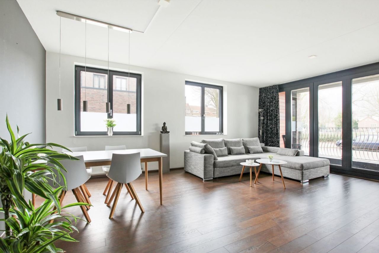 Gemeubileerd 3-kamerappartement met parking - Afbeelding 1