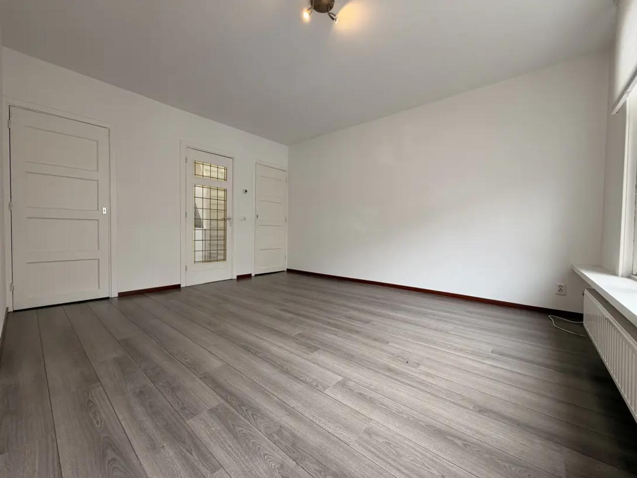 75 m² appartement met tuin in Provenierswijk - Afbeelding 1