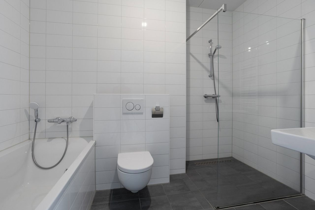 Energy-efficient 121 m² house with 4 bedrooms in Almere - Image 5