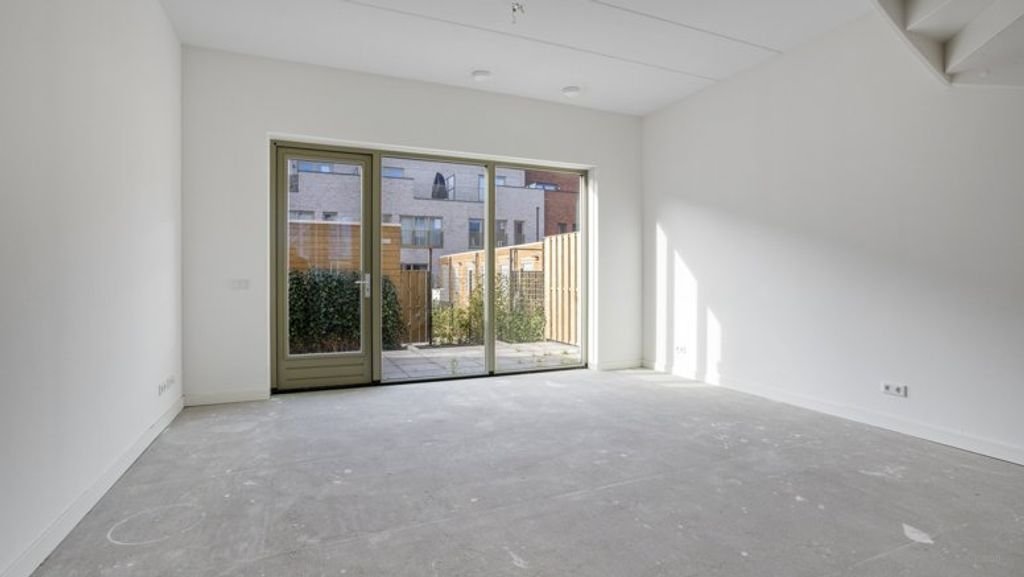 Energy-efficient 121 m² house with 4 bedrooms in Almere - Image 2