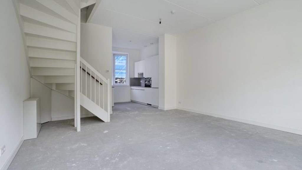 Energy-efficient 121 m² house with 4 bedrooms in Almere - Image 1