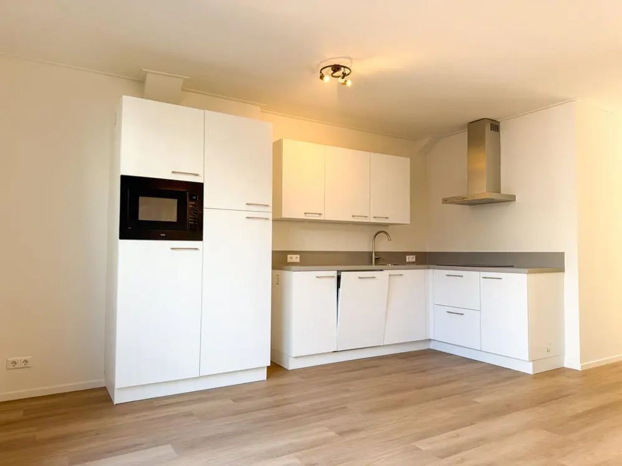 Gerenoveerde benedenwoning met tuin - Afbeelding 5