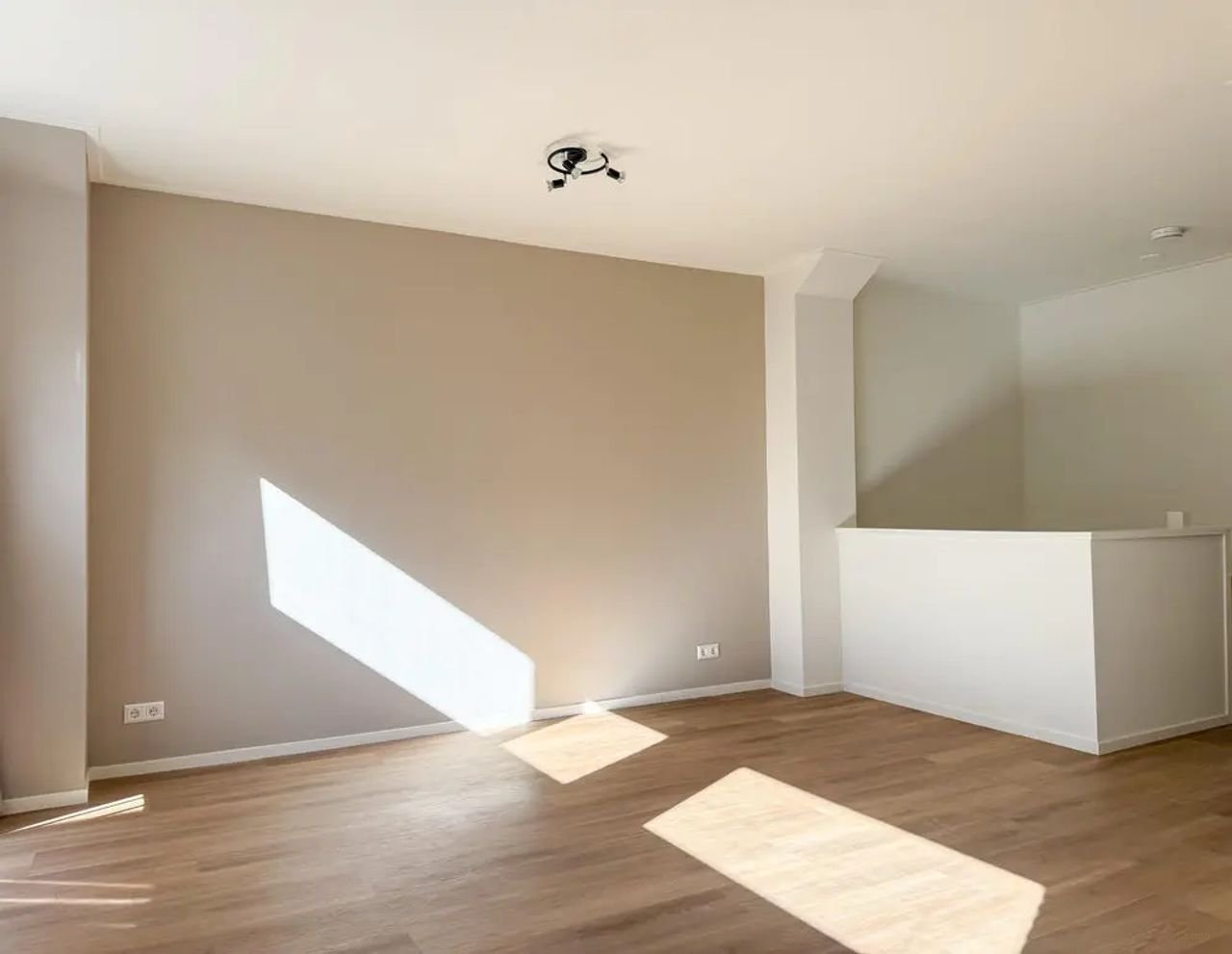 Gerenoveerde benedenwoning met tuin - Afbeelding 4