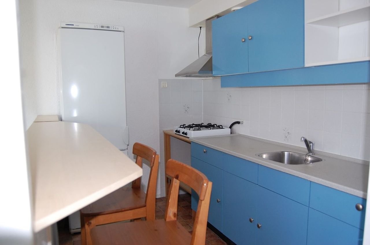 2-bedroom apartment with sunny balcony - Image 10