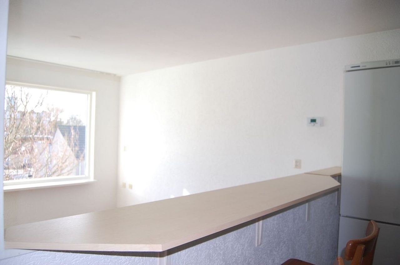 2-bedroom apartment with sunny balcony - Image 11
