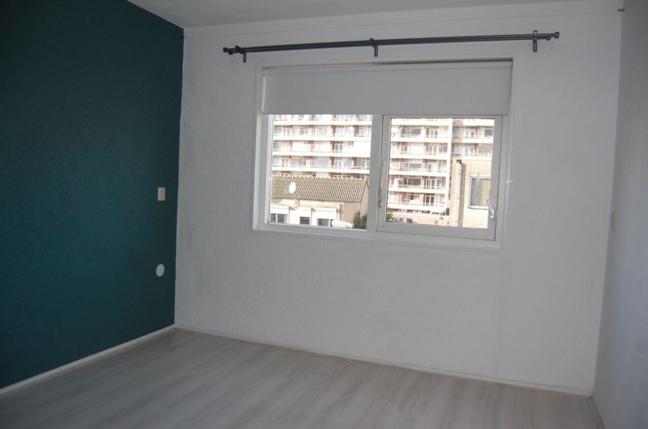 2-bedroom apartment with sunny balcony - Image 13