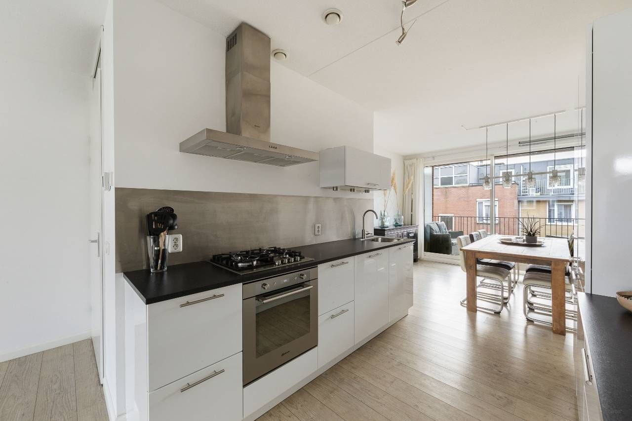 Gemeubileerd 3-kamerappartement met balkon - Afbeelding 10