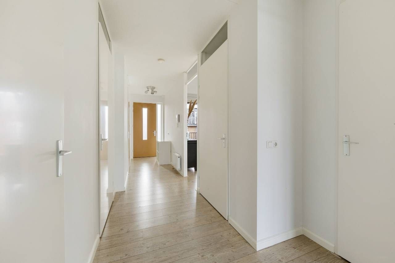 Gemeubileerd 3-kamerappartement met balkon - Afbeelding 3