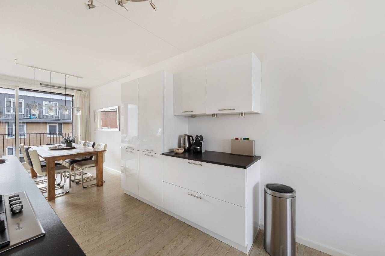 Gemeubileerd 3-kamerappartement met balkon - Afbeelding 11