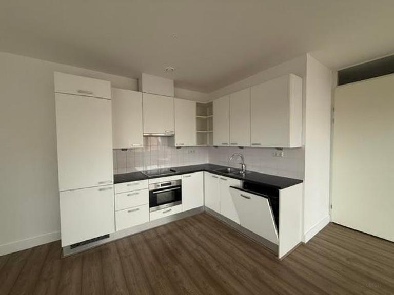 A+ apartment on the 11th floor in Noord - Image 5