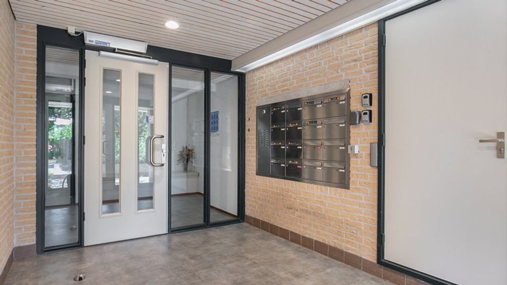 3-room apartment with balcony - Image 2