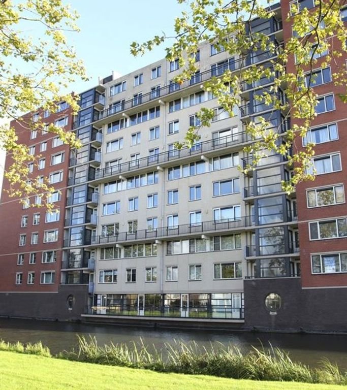 105 m2 apartment with loggia - Image 1