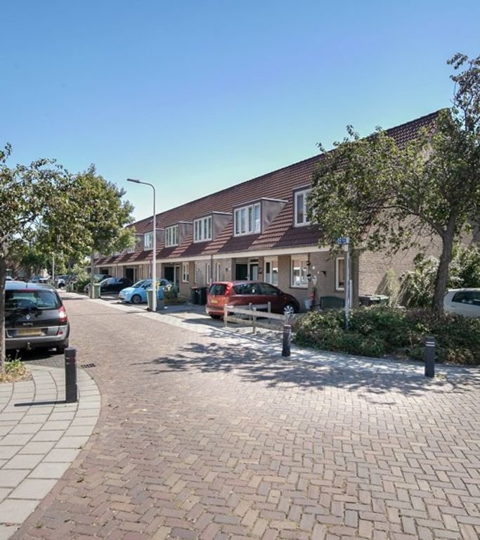 Eengezinswoning met tuin en zonnepanelen in Sassenheim - Afbeelding 1