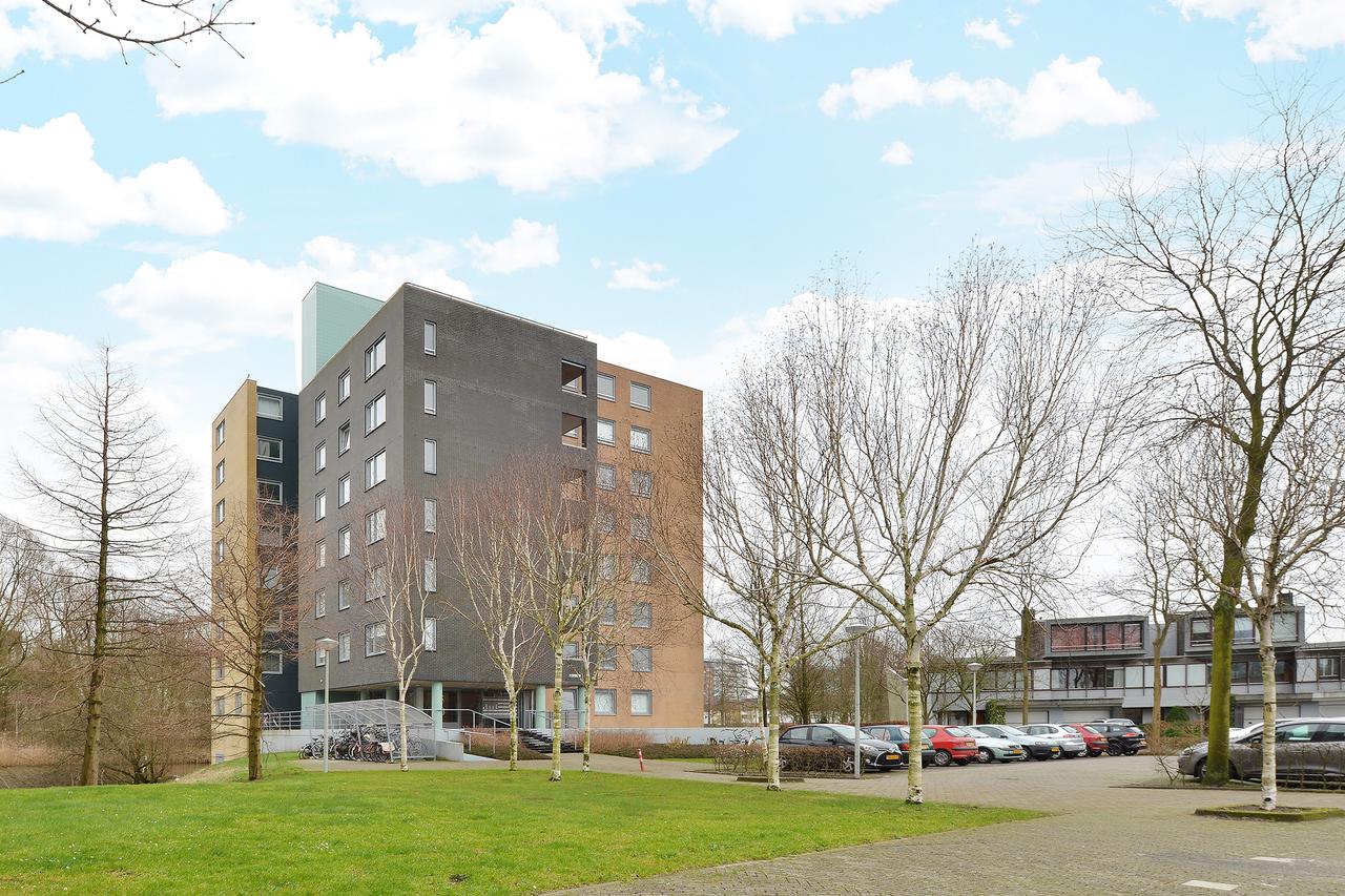 Per direct appartement in Nieuw-Sloten - Afbeelding 1