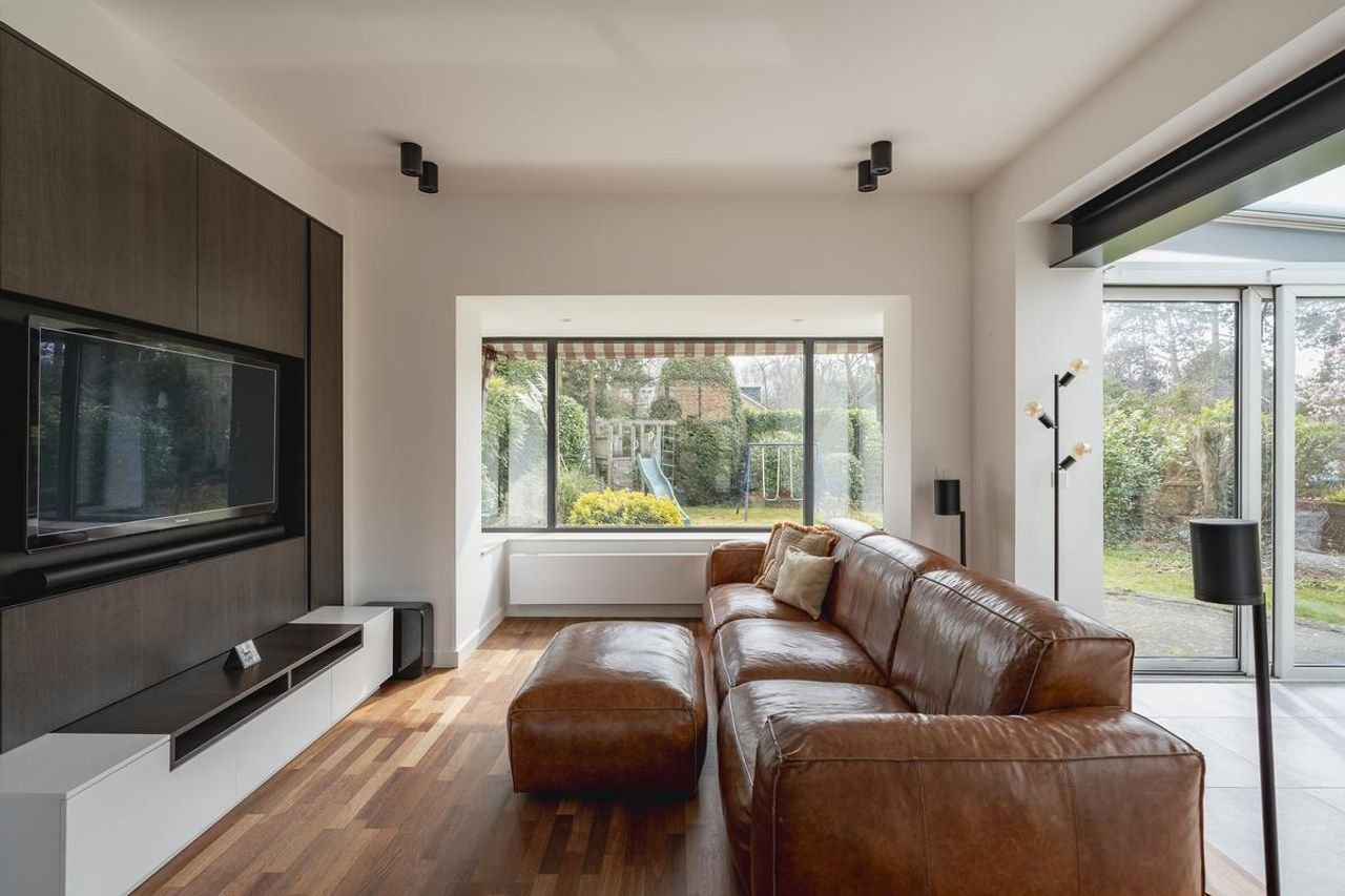 Fully renovated house with garden - Image 5