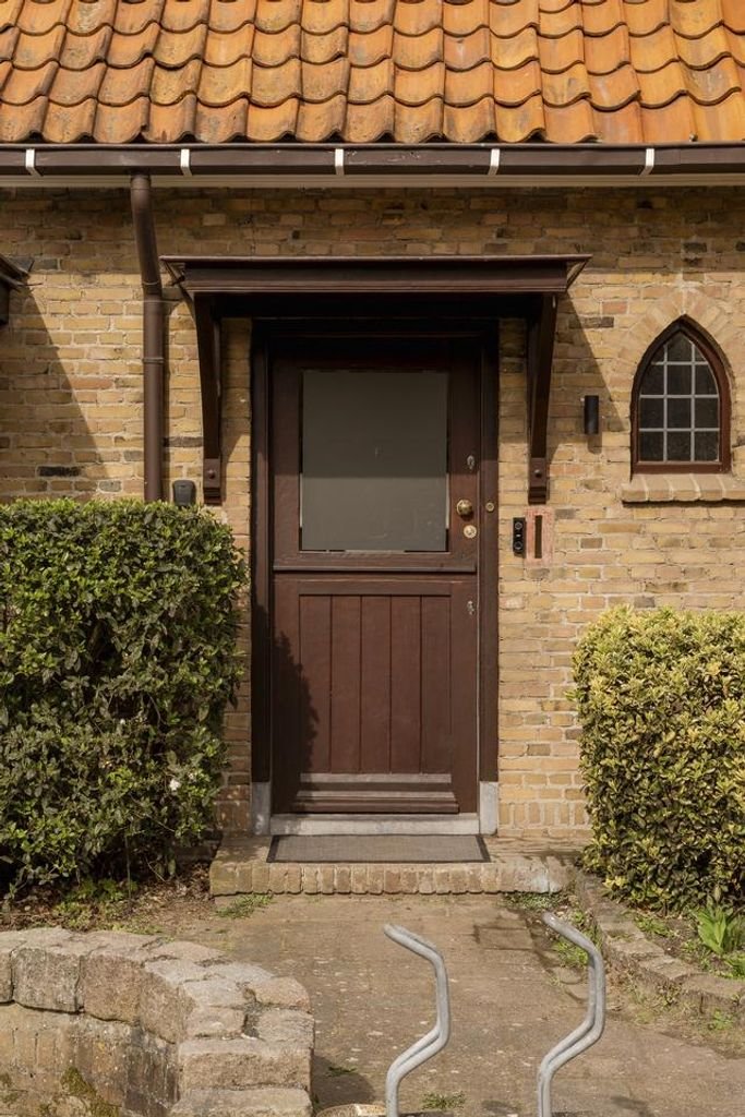 Fully renovated house with garden - Image 2