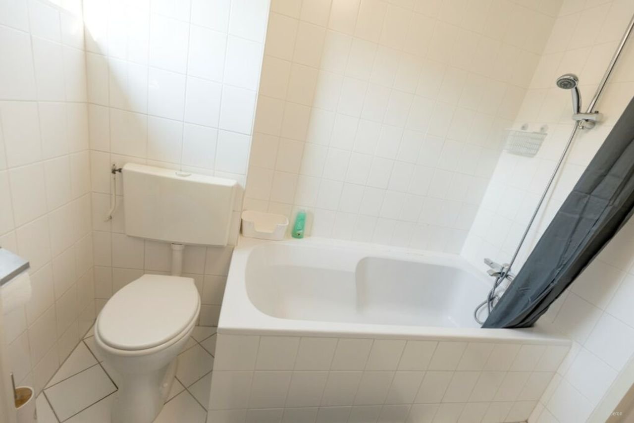 Hoekwoning met zonnige tuin in Middenhoven - Afbeelding 15