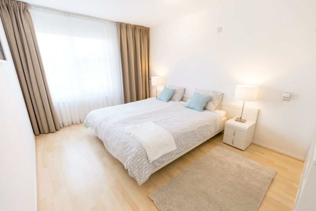 Hoekwoning met zonnige tuin in Middenhoven - Afbeelding 9