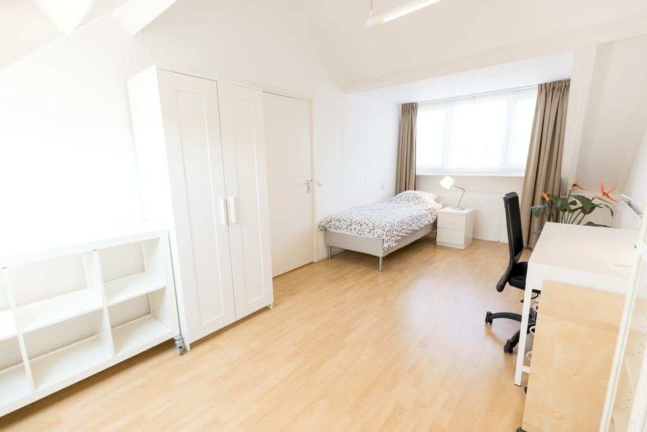 Hoekwoning met zonnige tuin in Middenhoven - Afbeelding 17