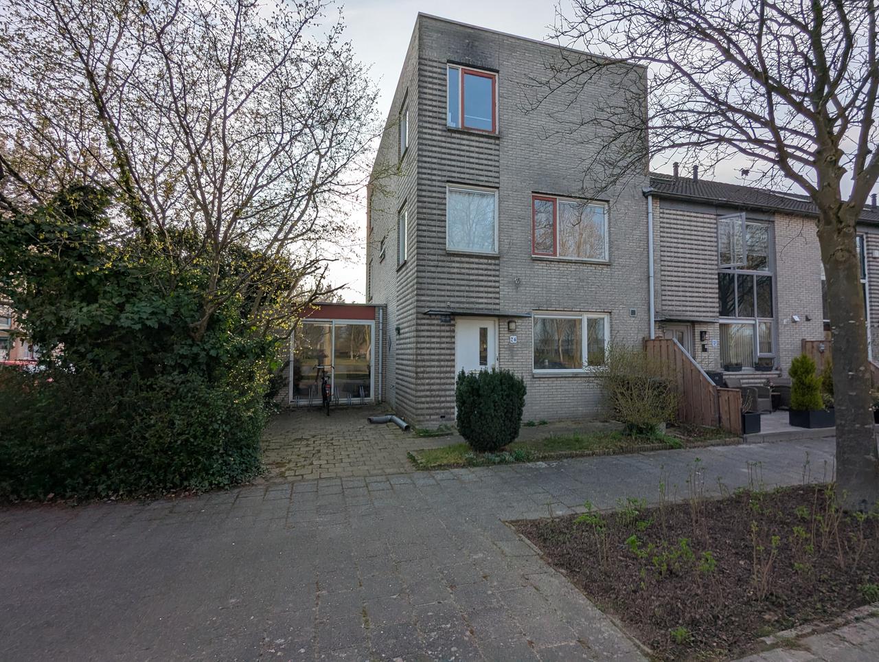 Furnished 32 m² Room in Almere - Image 8