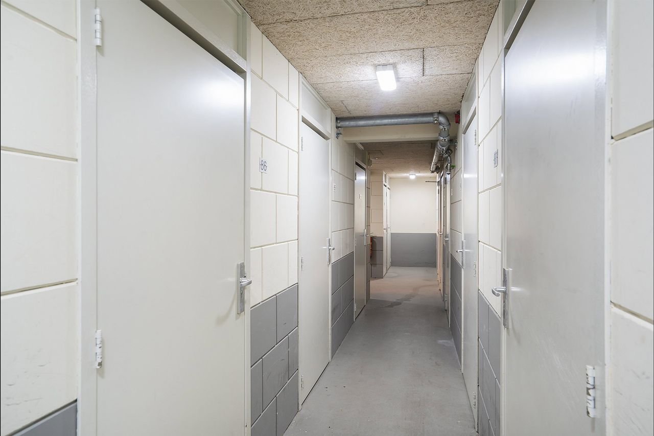 Bovenste etage met uitzicht op Reitdiep - Afbeelding 13