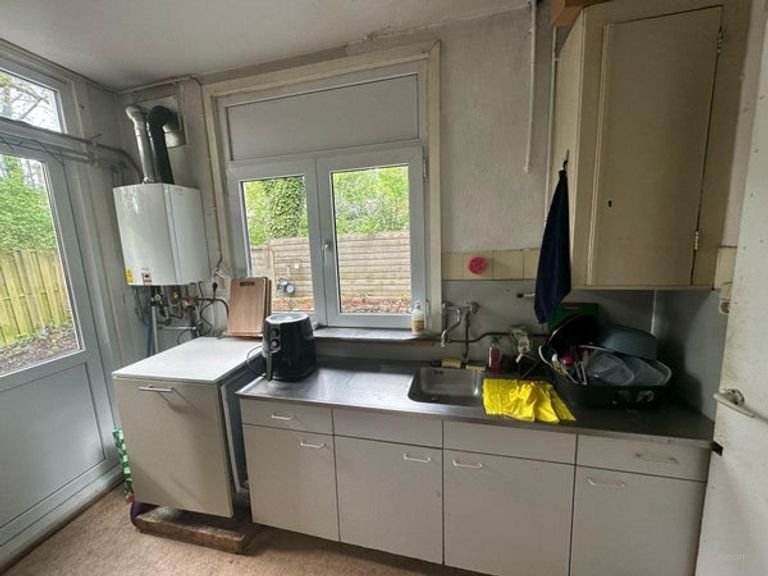 Room of 26 m² with sunny balcony - Image 7