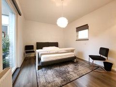 Furnished apartment with roof terrace - Image 4