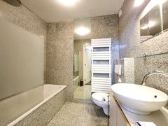 Furnished apartment with roof terrace - Image 7