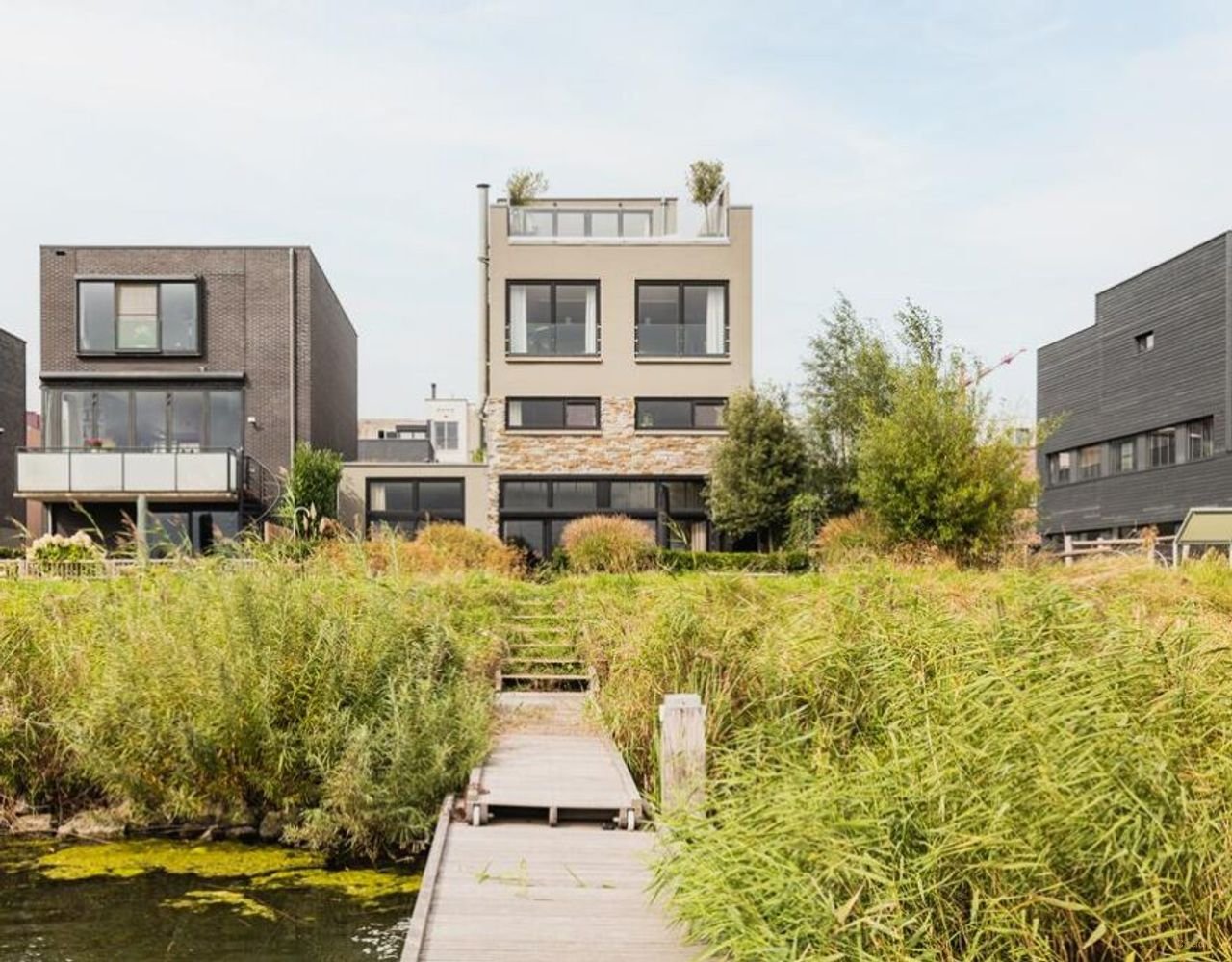 Vrijstaande villa aan het water in IJburg - Afbeelding 2