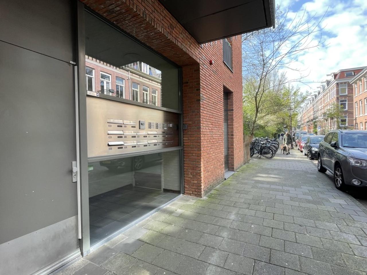 2-kamerappartement met terras in Weesperzijde - Afbeelding 2