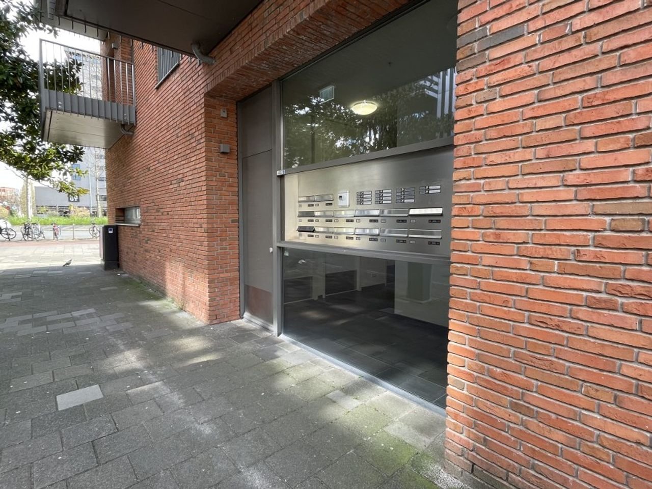 Licht 2-kamer appartement aan de Weesperzijde - Afbeelding 2