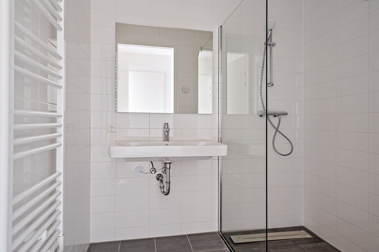 2-slaapkamerappartement met westbalkon - Afbeelding 5