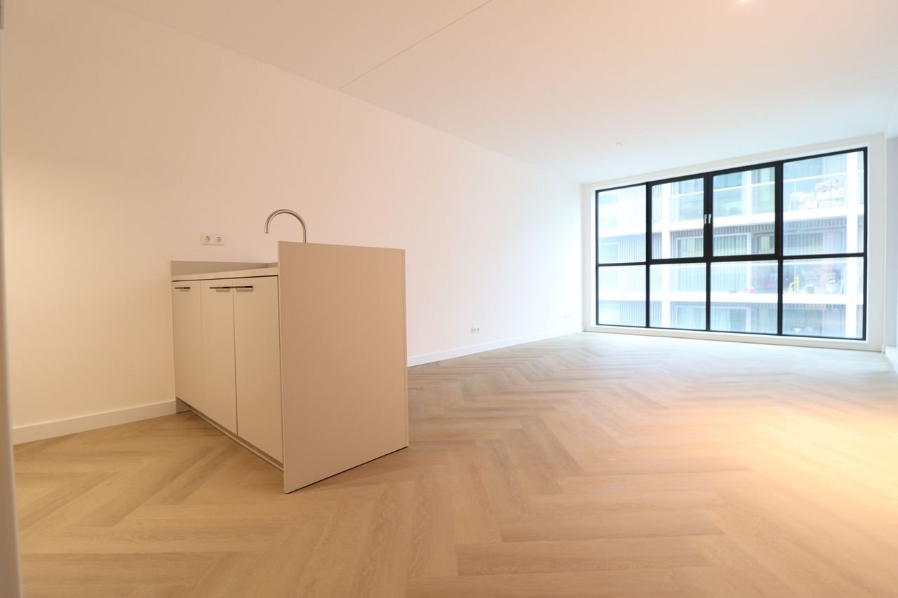 Nieuw 2-kamerappartement aan de Amstel - Afbeelding 1