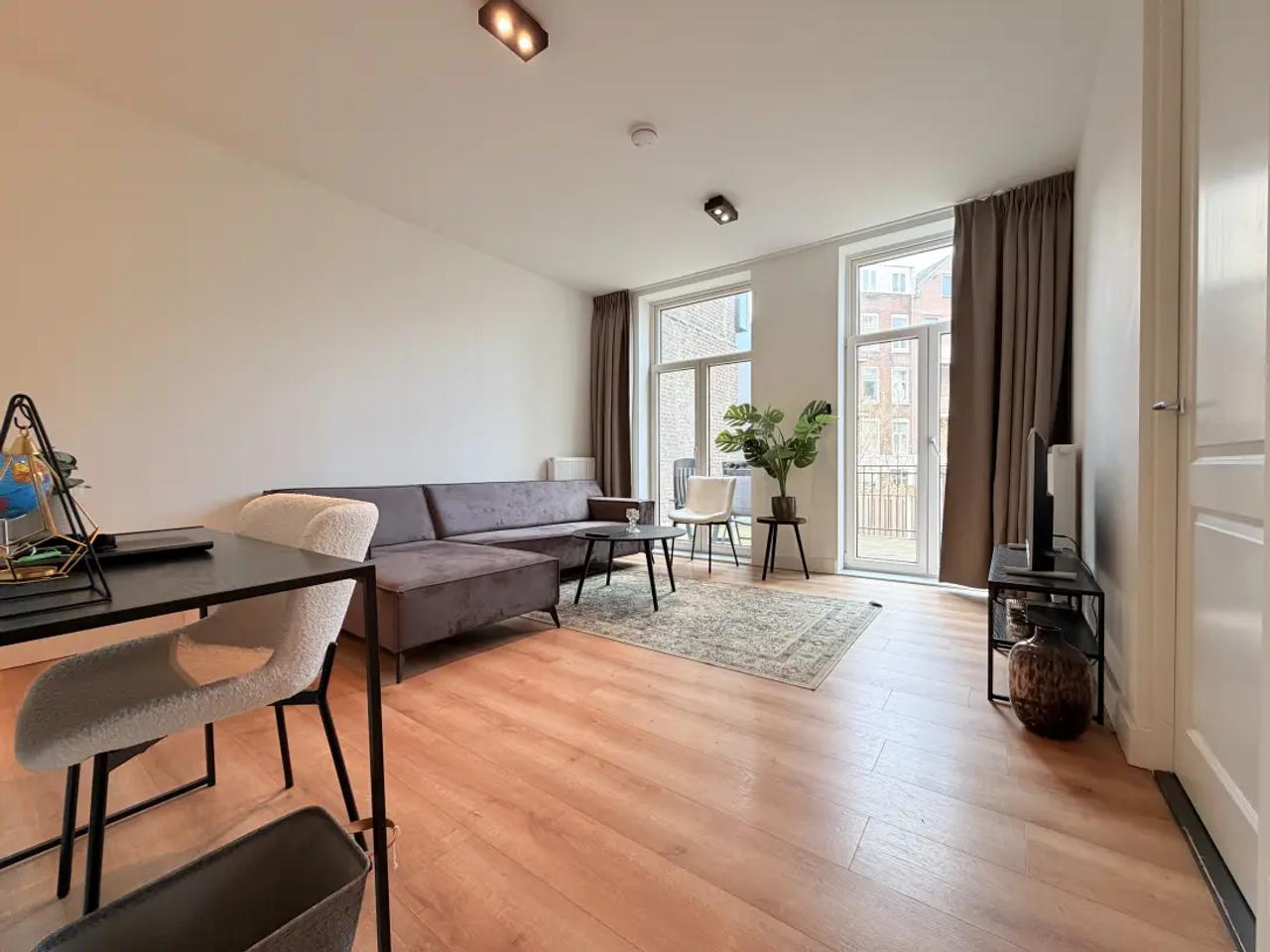 Gemeubileerd 3-kamerappartement met terras - Afbeelding 1
