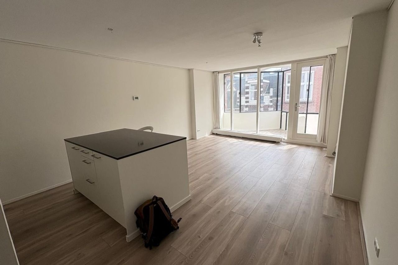 Appartement van 58 m² met dakterras in de Vijfhoek - Afbeelding 1