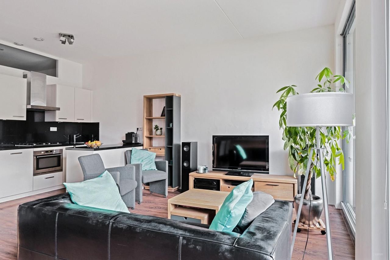 3-kamer appartement met terras bij station - Afbeelding 6