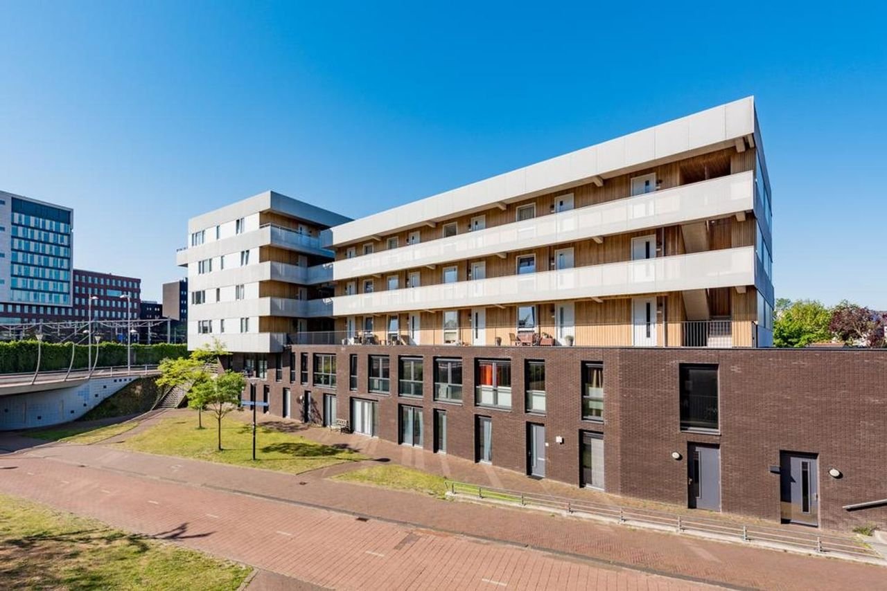 3-kamer appartement met terras bij station - Afbeelding 4