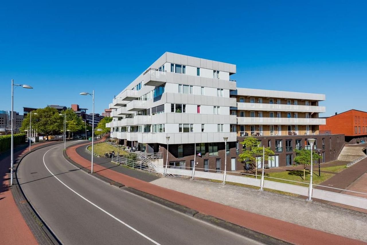 3-kamer appartement met terras bij station - Afbeelding 3
