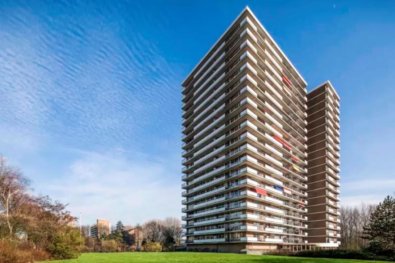90 m² woonruimte met balkon en werkkamer - Afbeelding 1