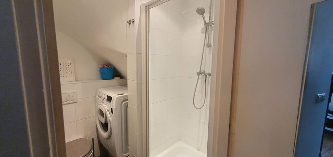 Bright 2-bedroom apartment in Haarlem - Image 7