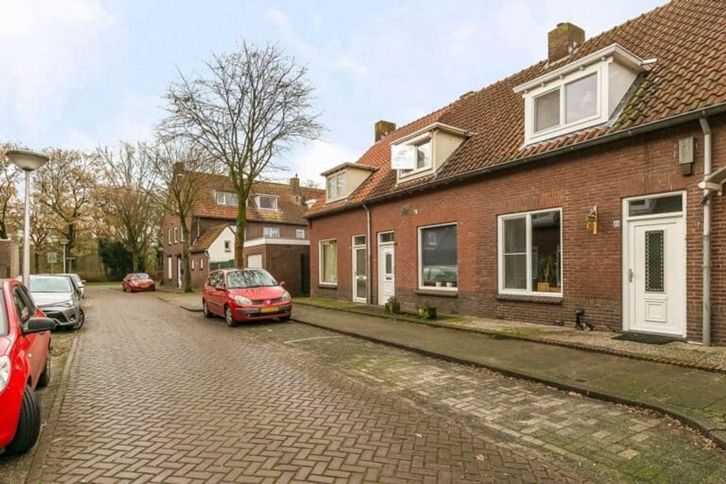 Tussenwoning met tuin in Gestel - Afbeelding 2