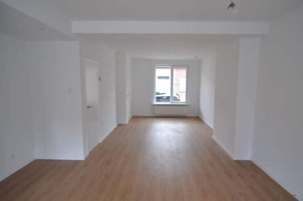 Extended terraced house in Gestel - Image 3